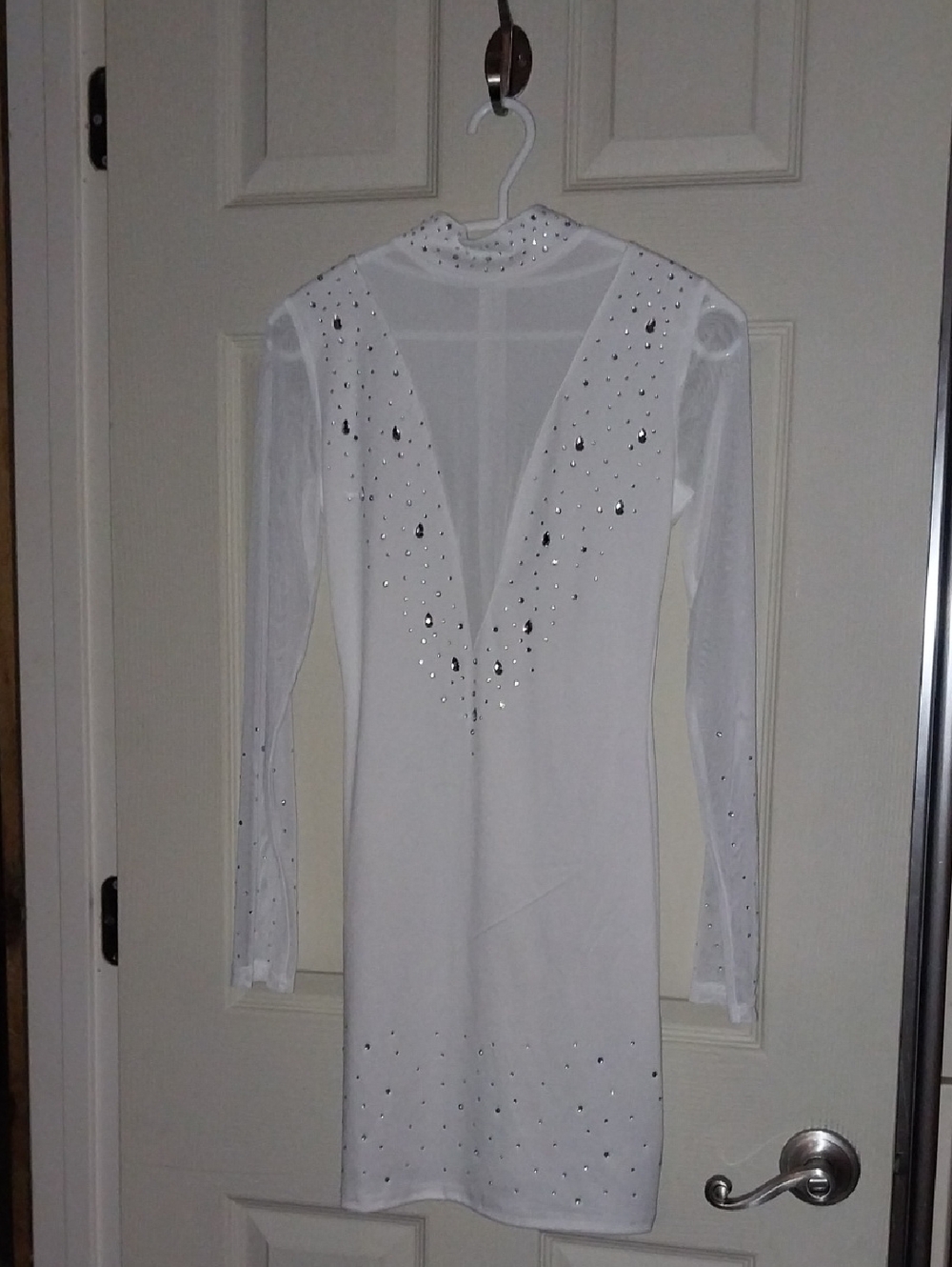 Source Unknown White Long-Sleeve V-Neck Embellished Dress